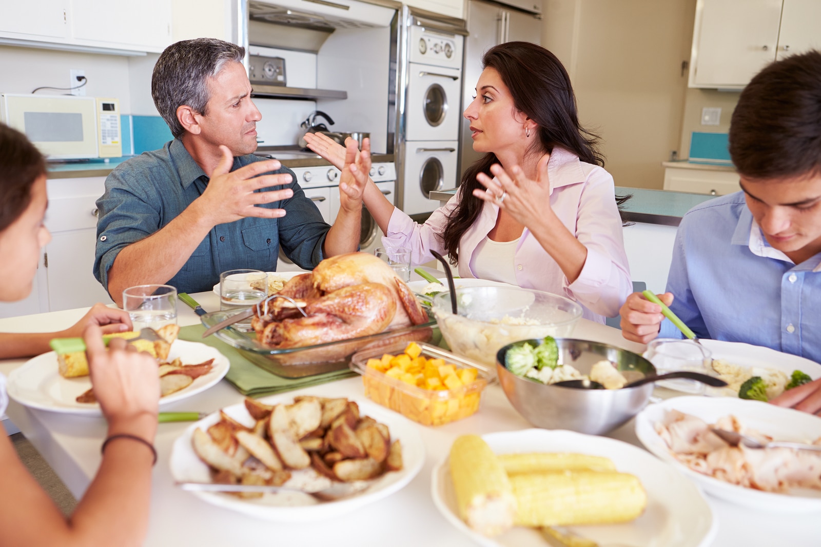 ways-to-avoid-family-conflict-during-the-holidays